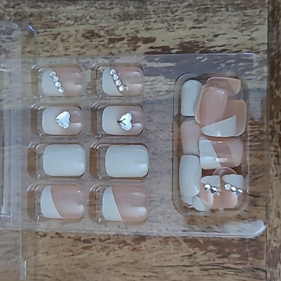 Rhinestone Heart French Manicure Press On Nails - Picture 12 of 14